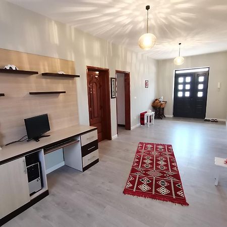 Leatis Apartment Durrës Buitenkant foto