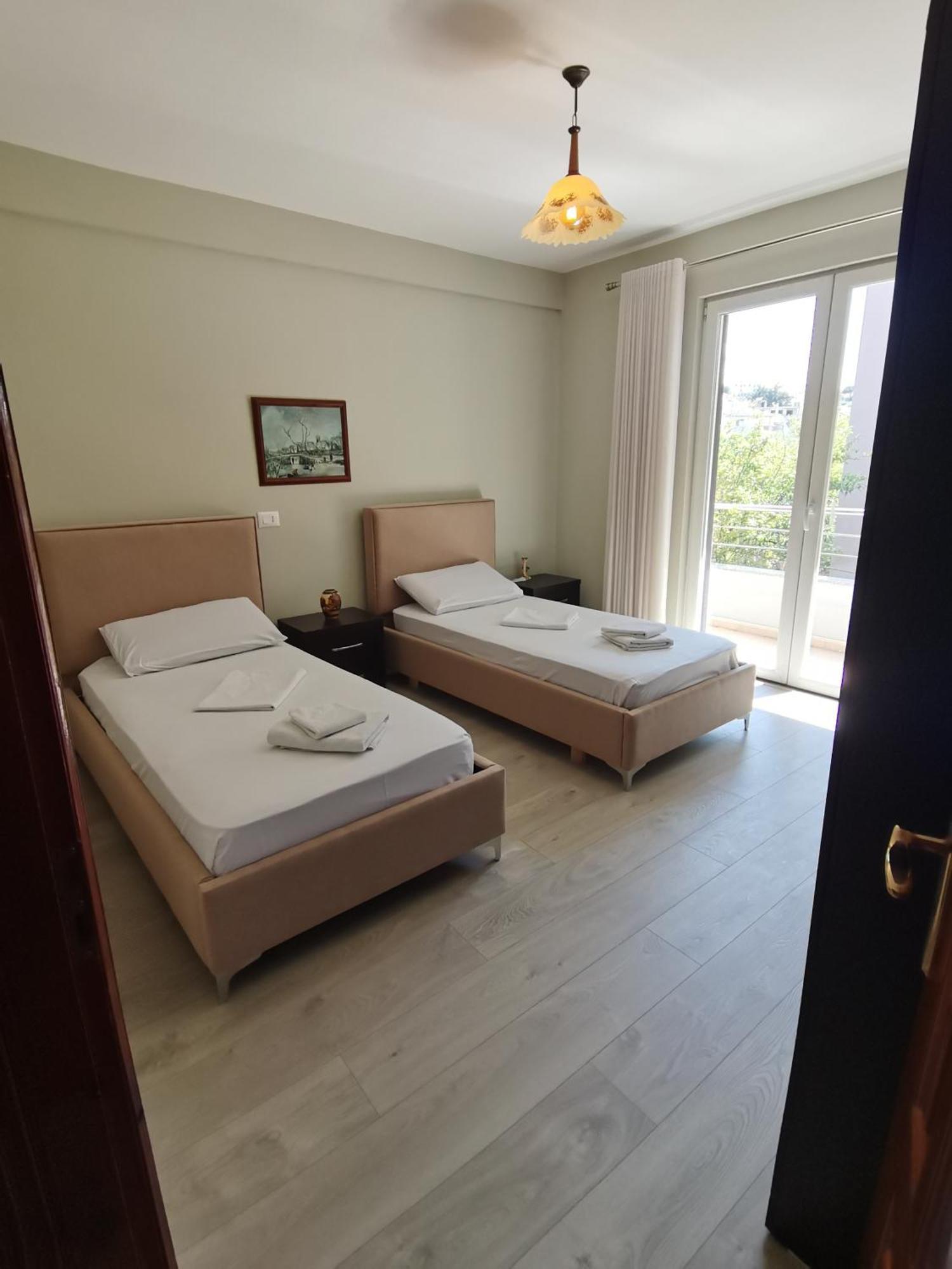 Leatis Apartment Durrës Buitenkant foto